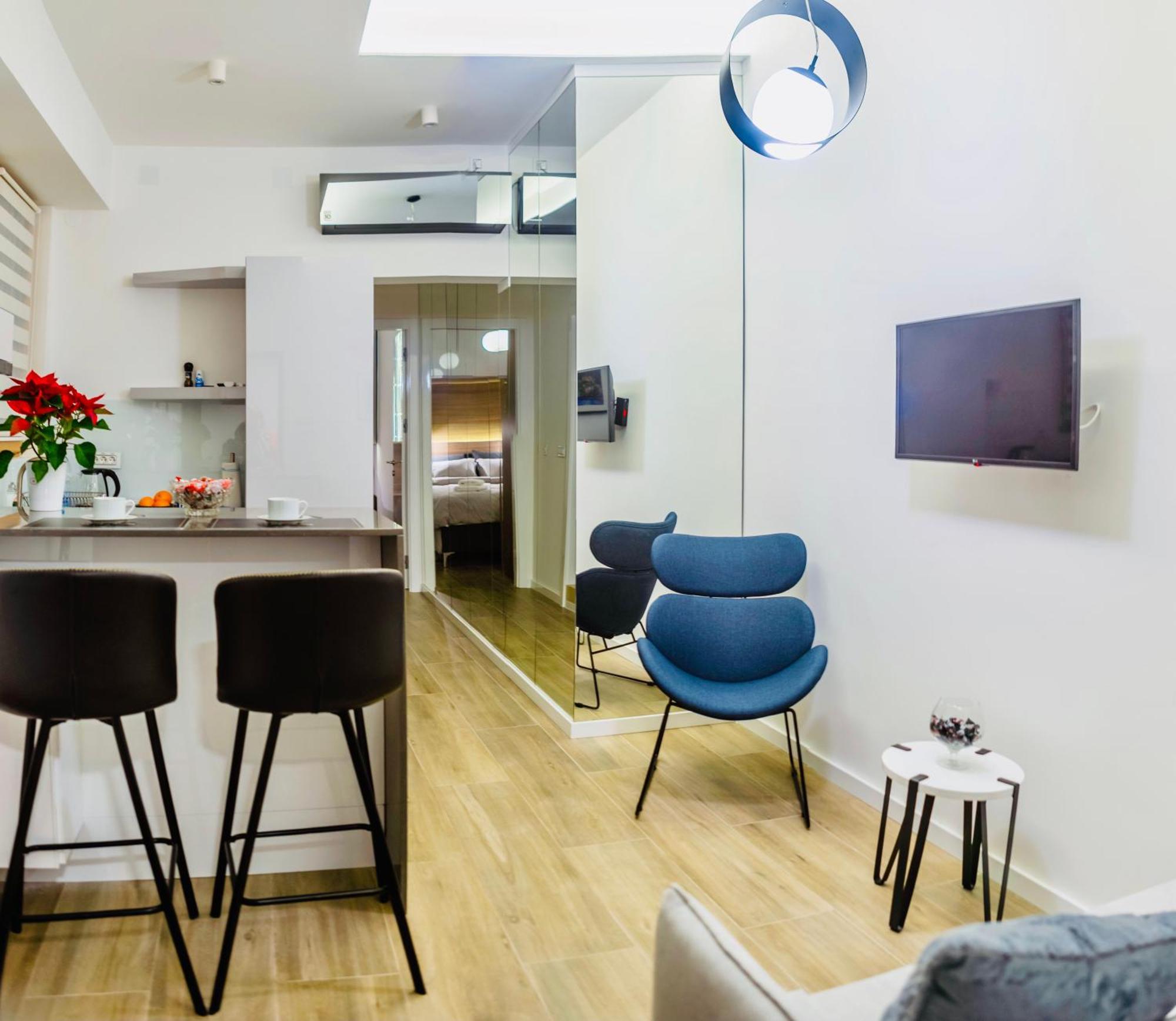 Inna Luxe & Wine-